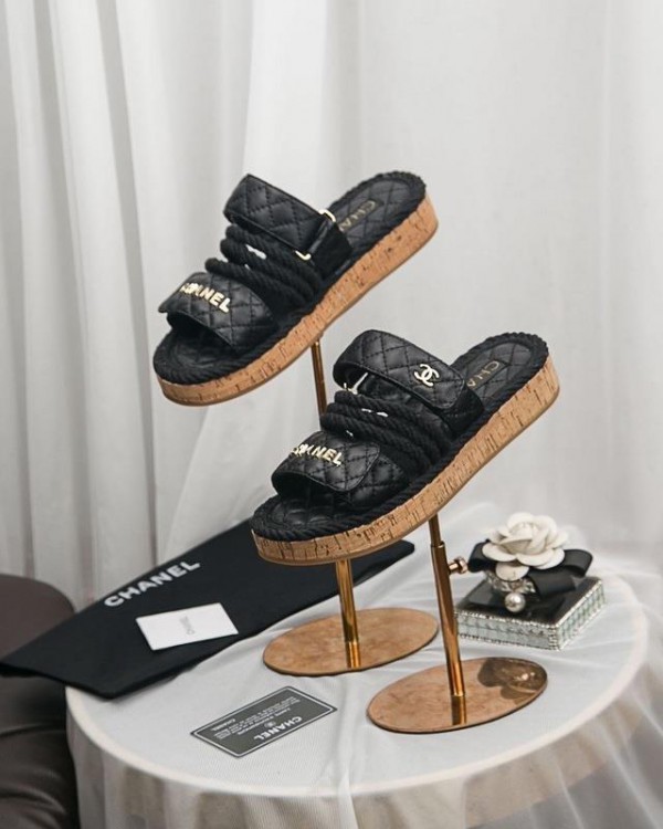 Chanel Women Slide Sandals Black CHS-204