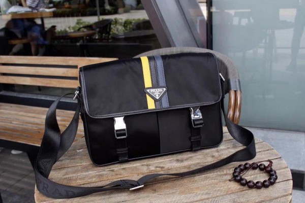2018 New Prada Messenger Bags 3252 Black 32x22x7cm