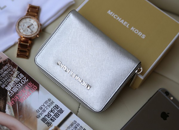 Michael Kors Short Zip Wallet Silver (MK278)