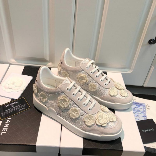 Chanel Women Low-Top Sneakers Pink CHS-007