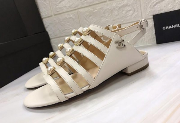 Chanel Women Flat Sandals White CHS-092
