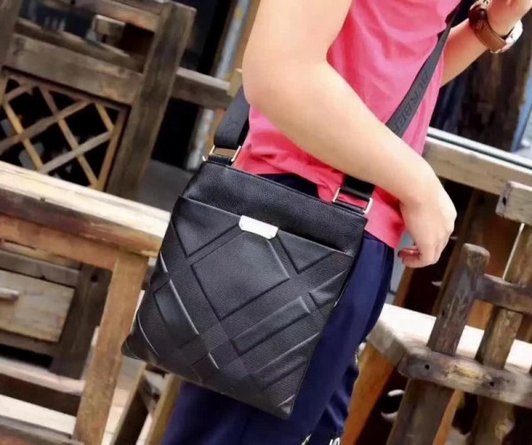 Burberry Man Crossbody 1702 Black 24*27