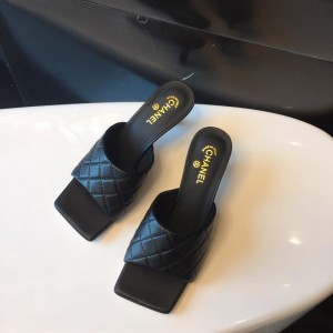 Chanel Women Mule Sandals Black CHS-017