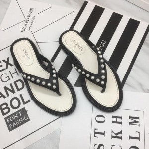 Chanel Women Thong Sandals Black CHS-208