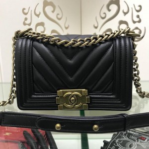 Chanel Small BOY CHANEL Handbag CH120V-Black